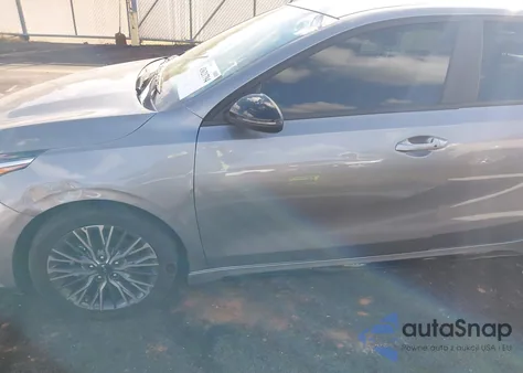 2024 Kia Forte Gt-Line z USA, uszkodzony, nr VIN 3KPF54AD2RE782956